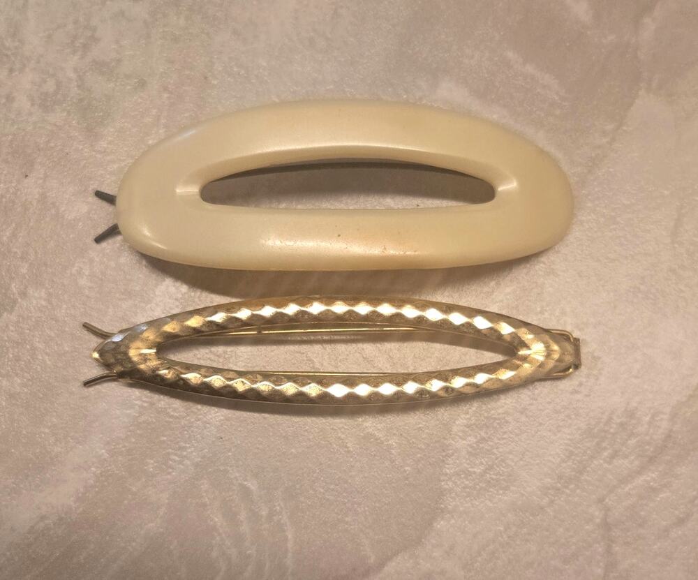 Vintage 60s 70s Hair Clip Squeeze Closure Barrette Oval Accessories Lot of 2
